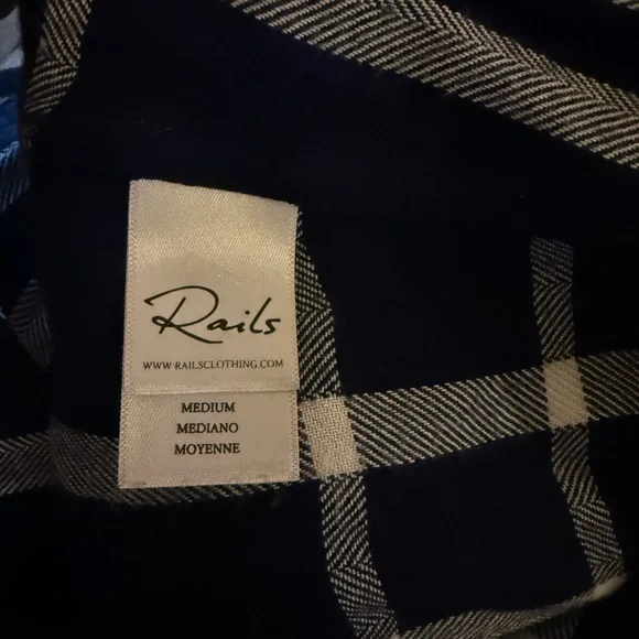 Rails Hunter Button Down Navy and White Plaid Shirt- Medium- excellent! - Picture 12 of 14